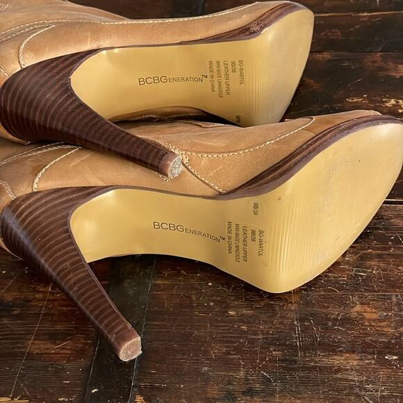 BCBGeneration Tan Leather Western Peeptoe Heels 4" Size 9 - Picture 5 of 8